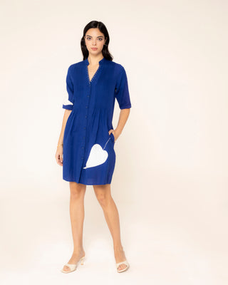 Fotografía principal del producto: vestido corto azul camisero bordado isla